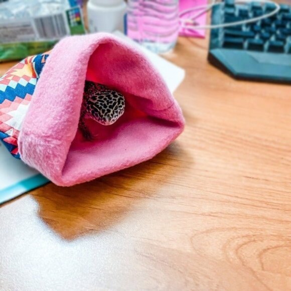 Reptile Snuggle Sack Shark Design - Picture 3 of 4